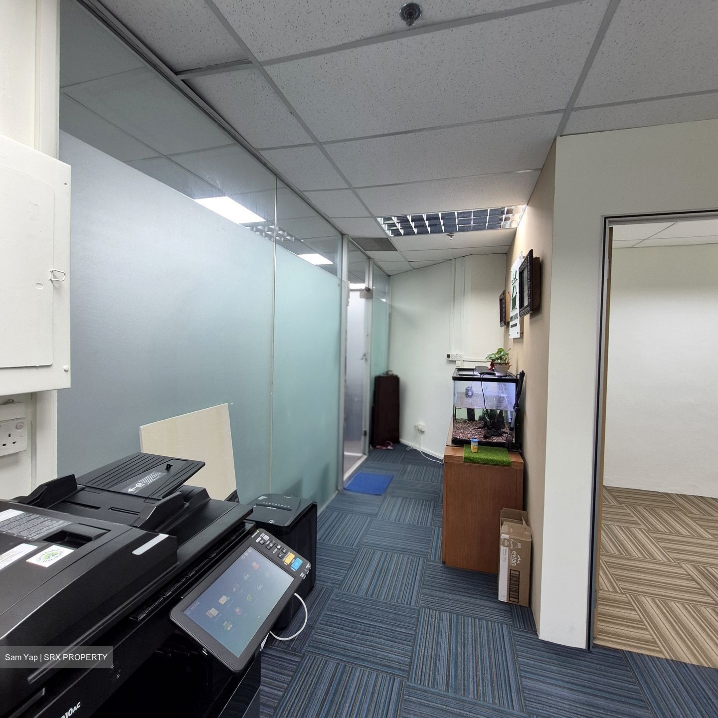 North Bridge Centre (D7), Office #622589461
